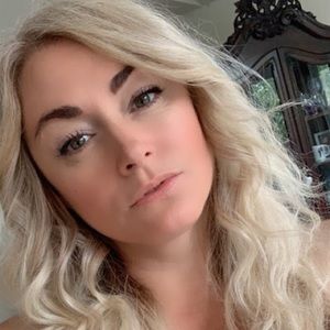 Meet your Posher, Pauline